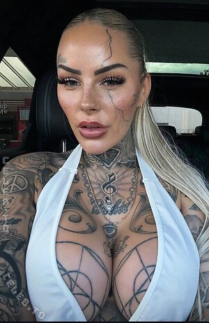 Leoni "Barbie" Baltz Nude Leaked Photo #8