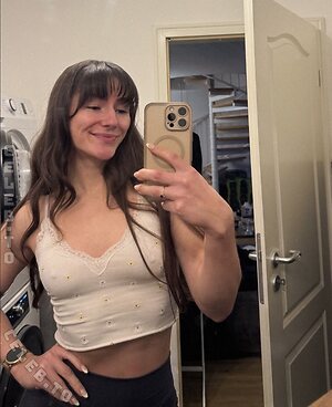 Leonie Kommoss Nude Leaked Photo #11