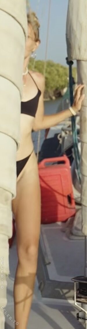 Leonie Maßmann More Nude Photos