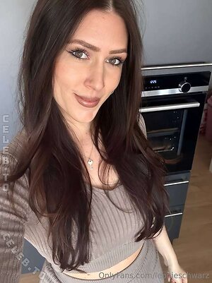 leonieschwarz Nude Leaked Photo #16