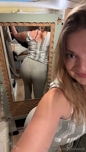 Leonieslust Nude Leaked Photo #7