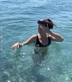 LeoniH Nude Leaked Photo #19