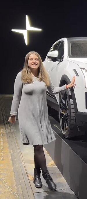 Leslie Schraut Nude Leaked Photo #3