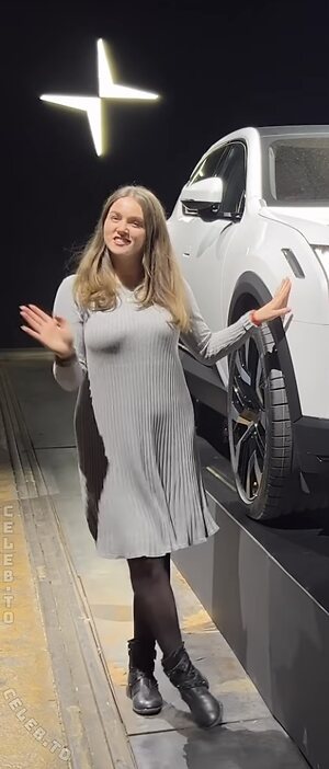 Leslie Schraut Nude Leaked Photo #4