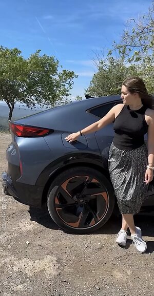 Leslie Schraut Nude Leaked Photo #9