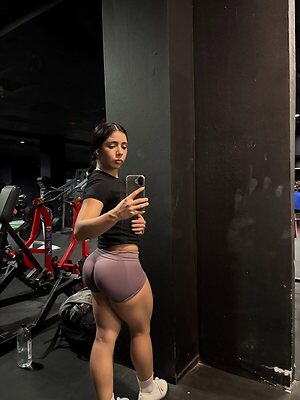 lesliem4rtinez leaked photo #13