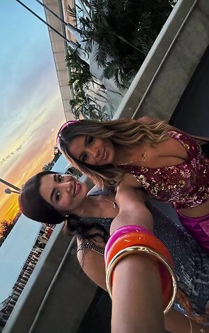 LeslieS