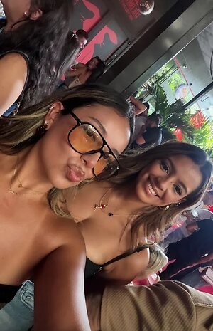 LeslieS