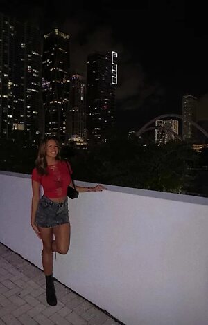 LeslieS