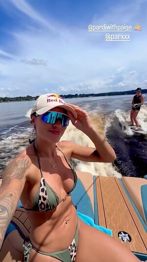 Letícia Bufoni leaked photo #6