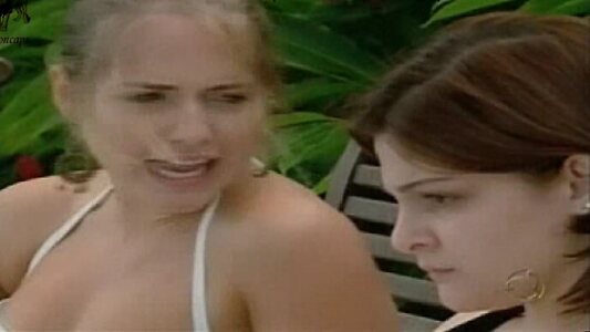 Letícia Colin leaked photo #31