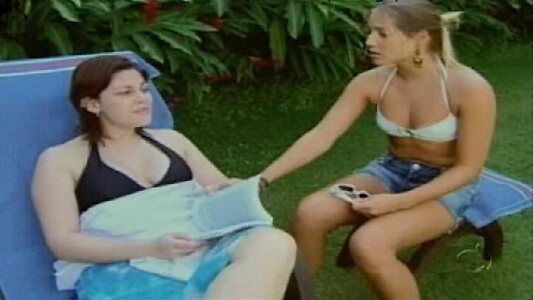 Letícia Colin leaked photo #34