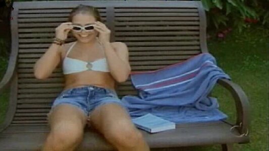 Letícia Colin leaked photo #35