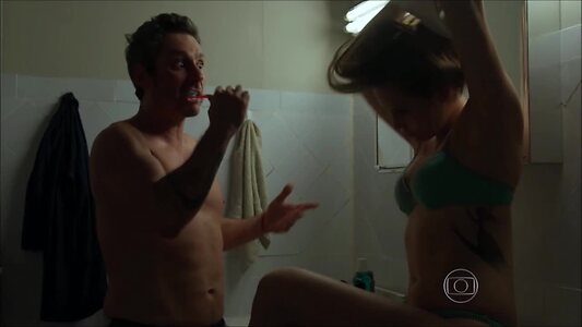 Letícia Colin leaked photo #39