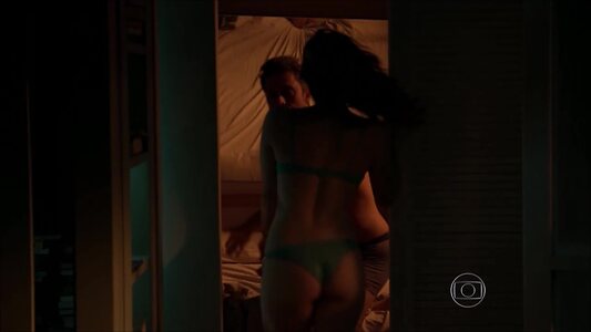 Letícia Colin leaked photo #42