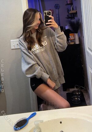 Lexi Smith photo
