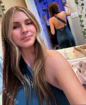 Lexi Smith photo