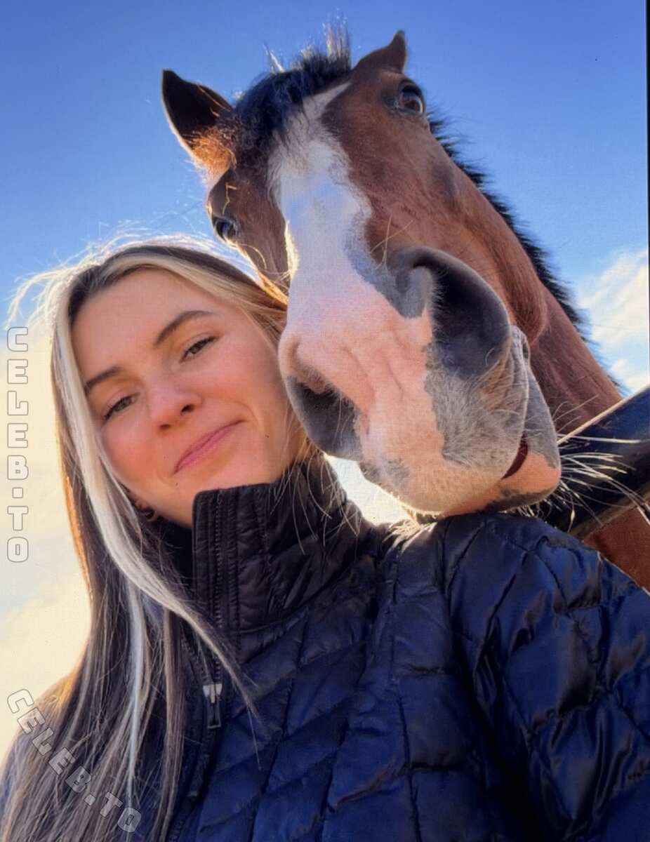 Lexi Smith photo