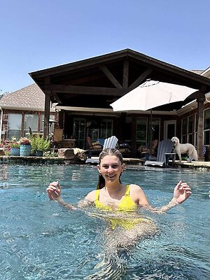 Lexi Smith photo
