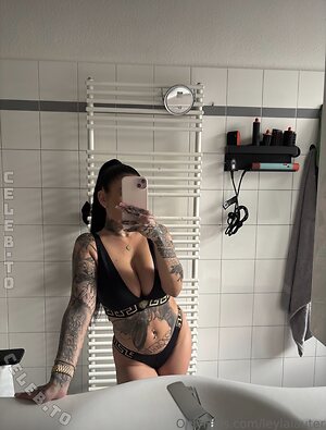 Leyla Lauter Nude Leaked Photo #17