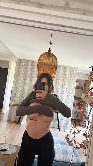 Lia Morano leaked photo #9