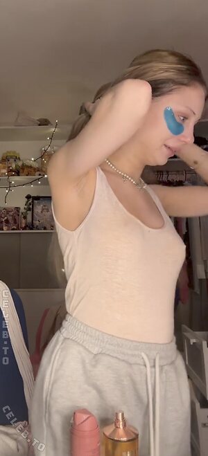 Lienne.aig Nude Leaked Photo #10