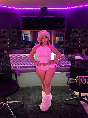 Lil Kitty Nude Leaked Photo #32