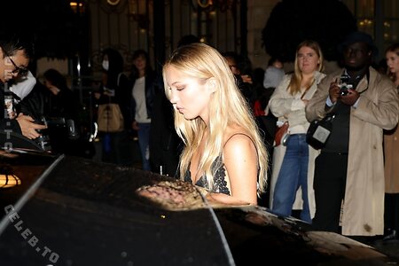 Lila Grace Moss Nude Leaked Photo #28