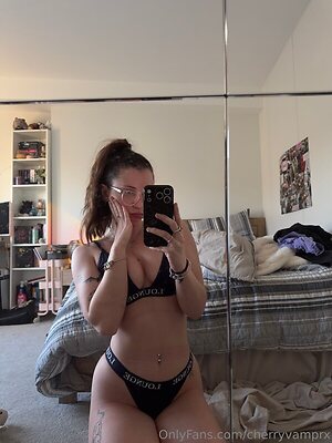 Lilah leaked photo #10