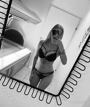 lilblondy99 leaked photos
