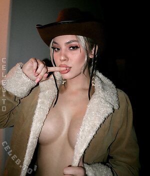lilchrrybomb photo