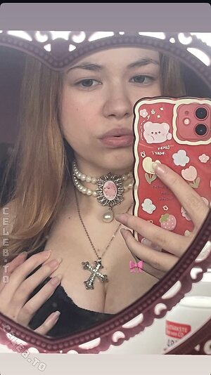 Lilcutebitch Nude Leaked Photo #7