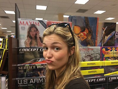 Lili Simmons leaked photo #26