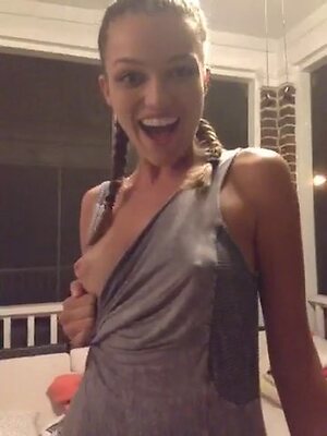 Lili Simmons leaked photo #44