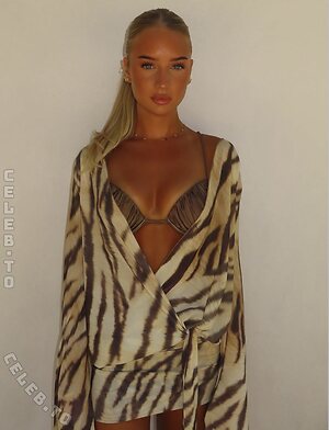 Lilia Batten Nude Leaked Photo #20