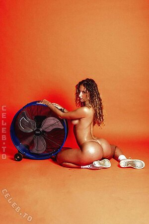 Lili.luxie Nude Leaked Photo #11