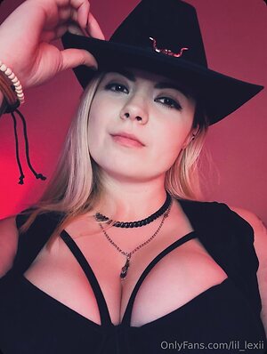 lil_lexii leaked photo #17