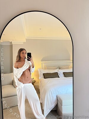 Lillian Phillips Nude Leaked Photo #453