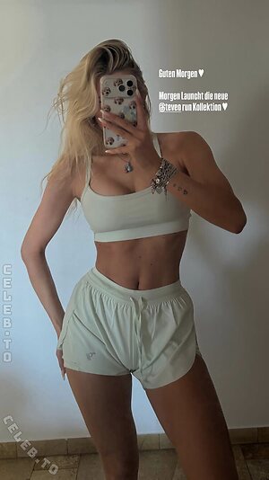 Lilli Moser Nude Photos