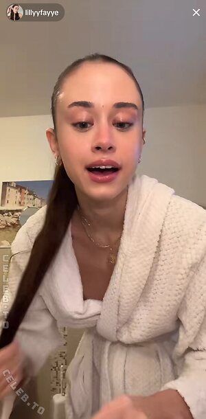 lillyfayye Nude Leaked Photo #3