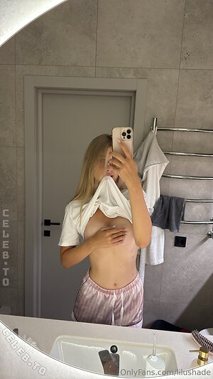 Lilushade Nude Leaked Photo #7