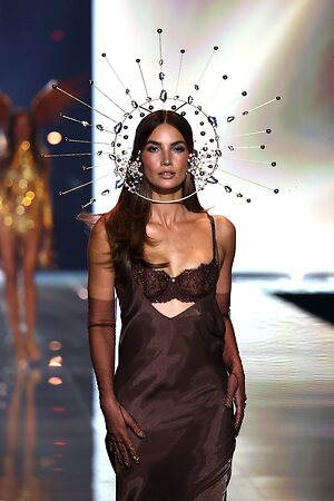 Lily Aldridge leaked photo #31