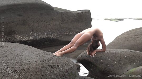 Lily Brown photo