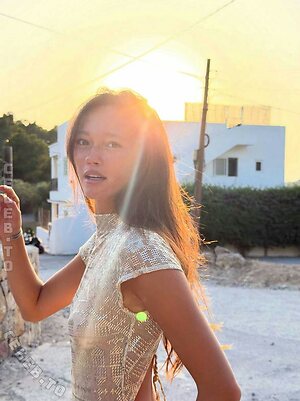 Lily Chee photo
