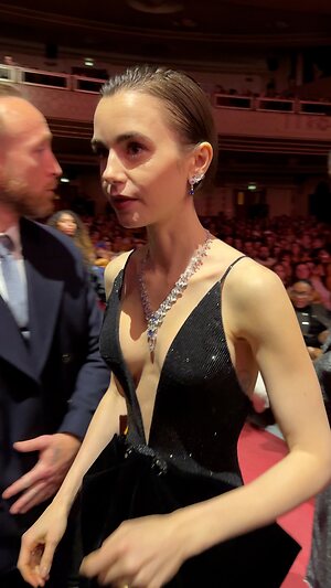 Lily Collins Hot leaked photo #7
