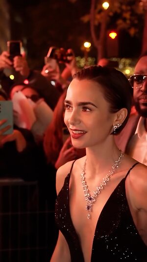 Lily Collins Hot leaked photo #17