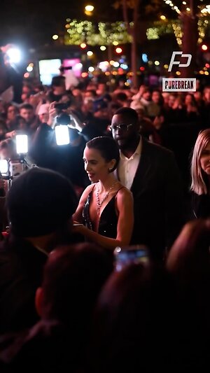 Lily Collins Hot leaked photo #21