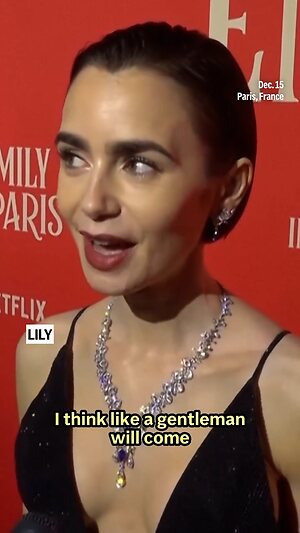 Lily Collins Hot leaked photo #26