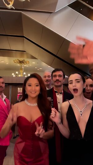 Lily Collins Hot leaked photo #27