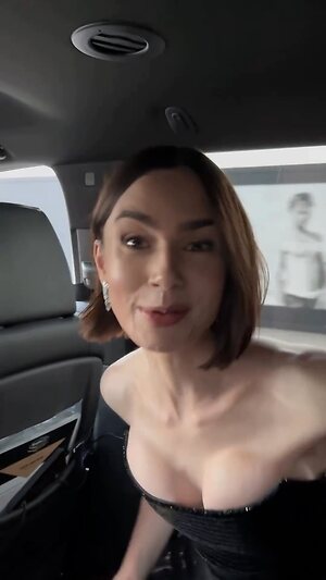 Lily Collins Hot leaked photo #78